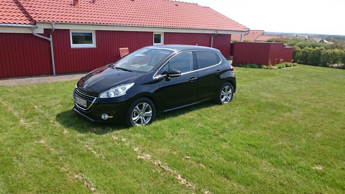 Peugeot 208 1,2 VTI Supreme billede 2