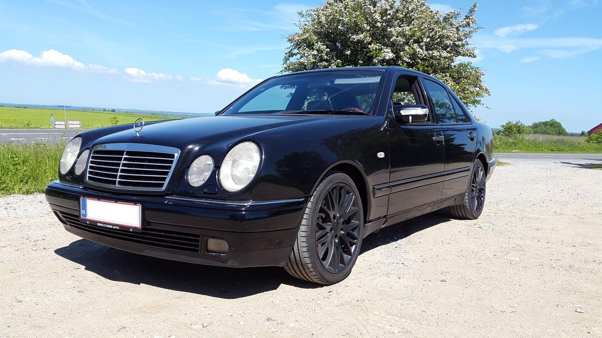 Mercedes Benz E300 TD Avantgarde billede 3