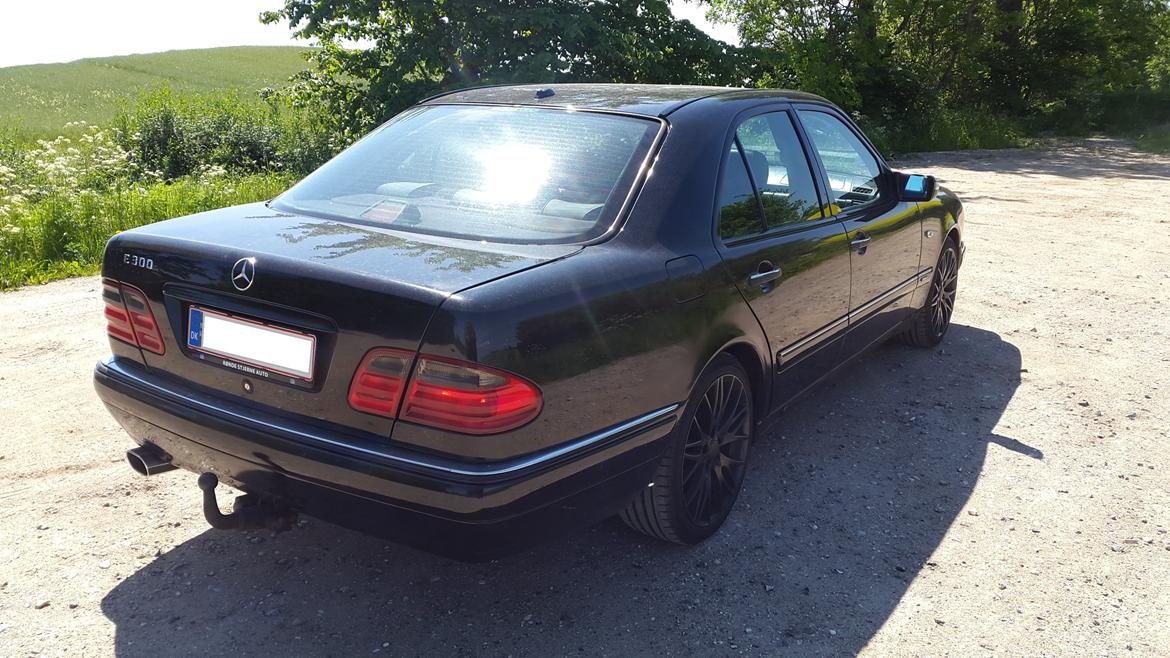 Mercedes Benz E300 TD Avantgarde billede 6