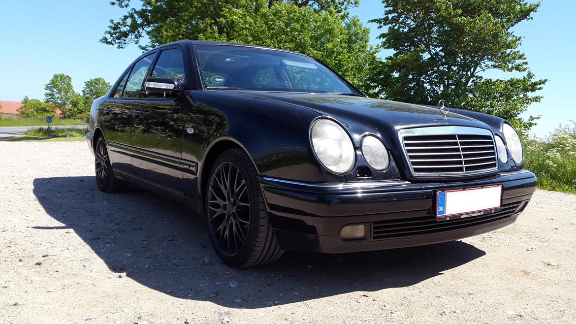 Mercedes Benz E300 TD Avantgarde billede 4