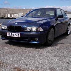BMW E39 540i / SOLGT :'(