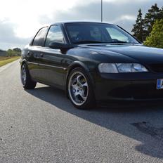 Opel Vectra 1,6 16v aut ((Solgt))