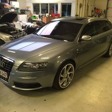 Audi s6 avant quattro