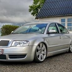 Skoda Superb 1.8T Airride