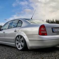 Skoda Superb 1.8T Airride