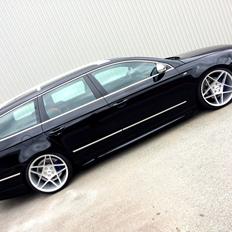 VW Passat 3C Variant - R-line *Stance*OEM+* - Solgt