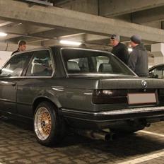 BMW E30 320