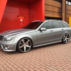 Mercedes Benz C63 AMG