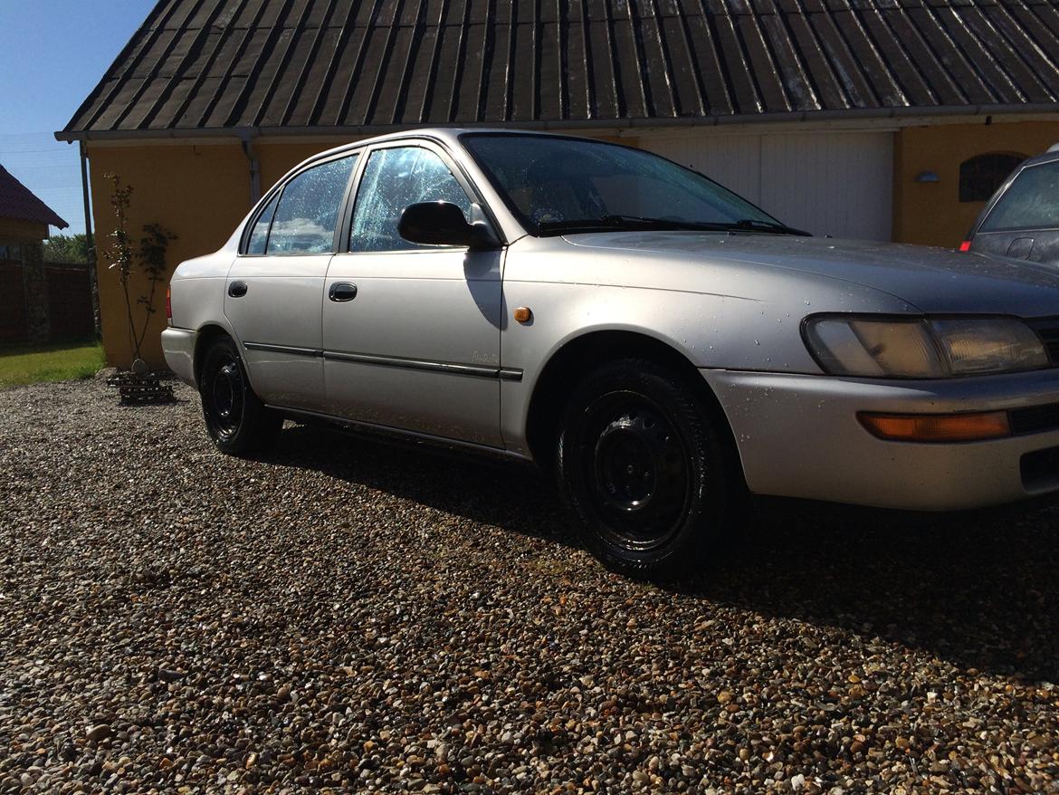 Toyota Corolla e10 billede 2