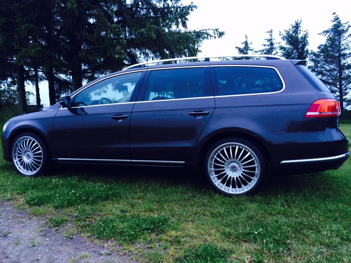 VW Passat B7 Stc. Highline SOLGT billede 2