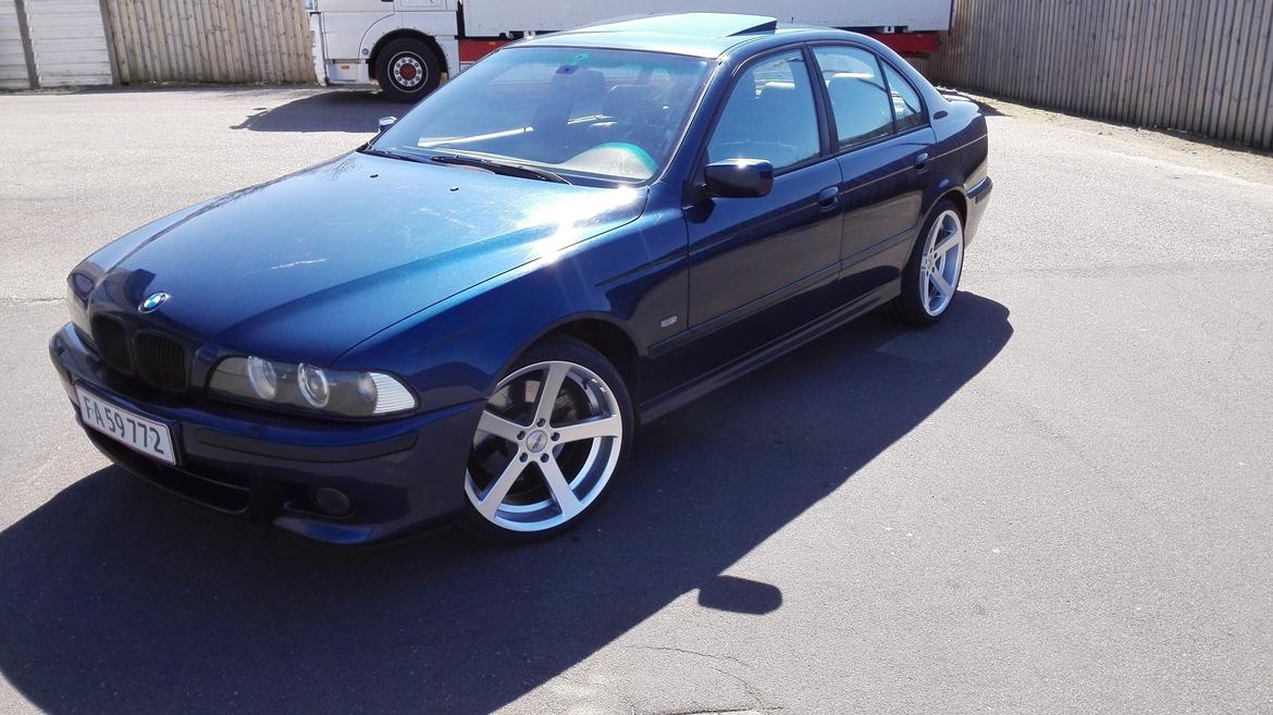 BMW E39 540i / SOLGT :'( billede 1