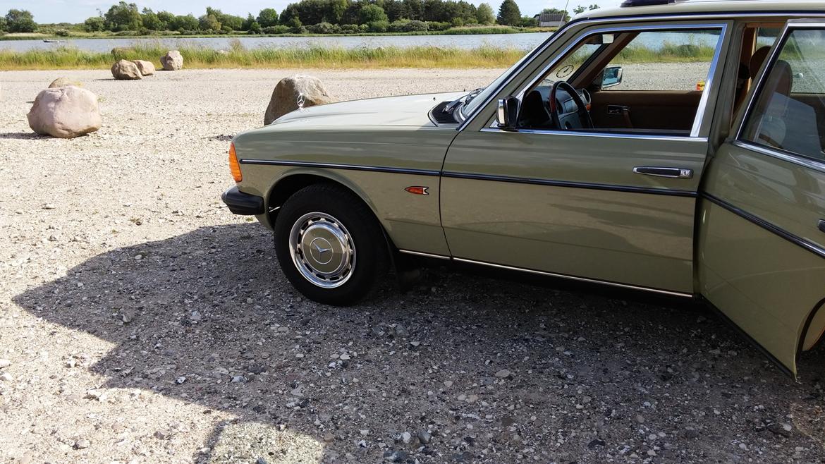Mercedes Benz W123 300D billede 6