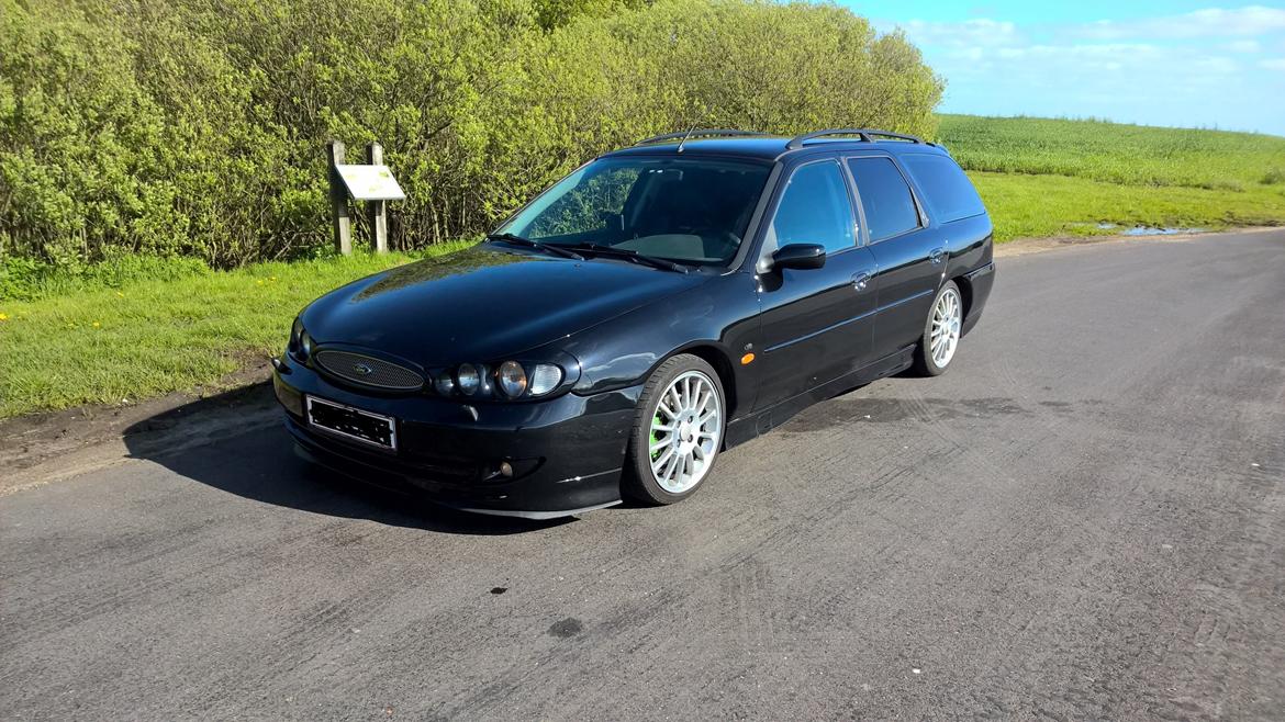 Ford Mondeo 2.5 V6 Ghia (ST200 Look) billede 1