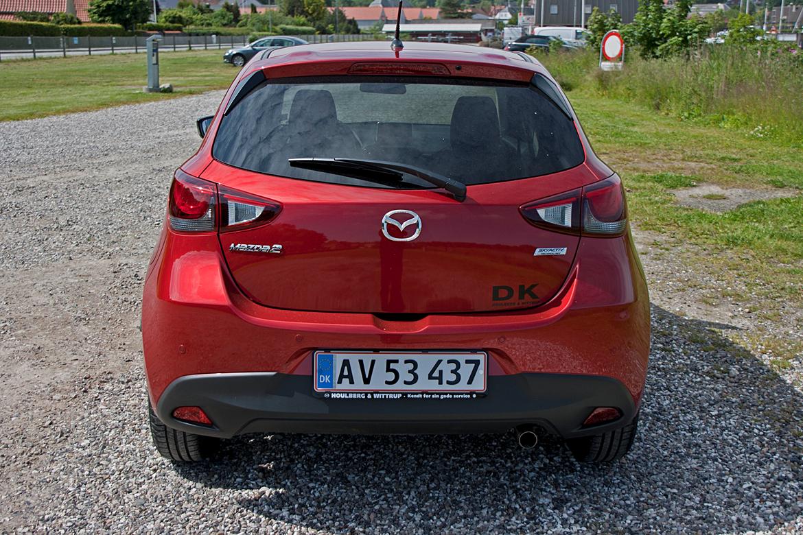 Mazda 2 Vision Edition - Ikke SÅ meget anderledes fra forgængeren, men diskret opdateret, og efter min mening dejlig stilren :) billede 3
