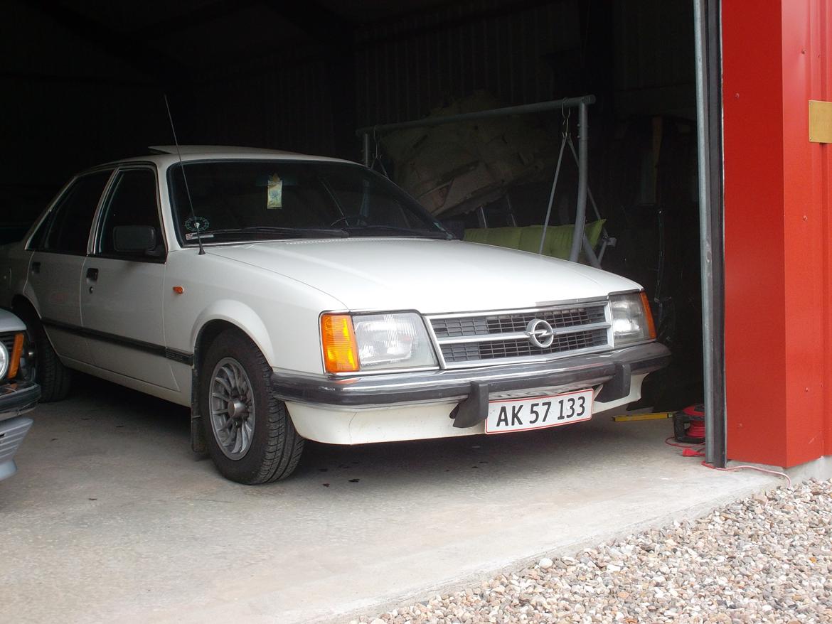 Opel commodore c 2.5s billede 10