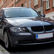 BMW 330i E90