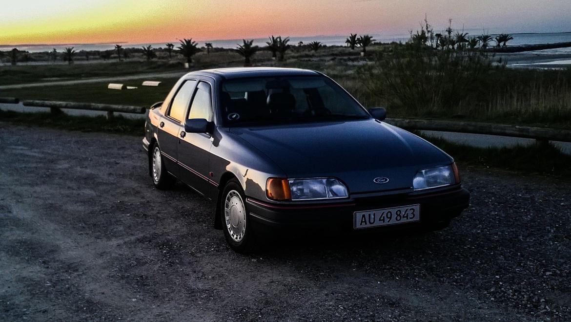 Ford Sierra Sedan Plaza billede 1