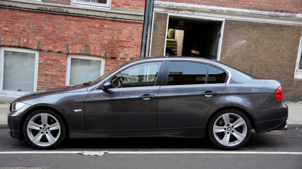 BMW 330i E90 billede 2