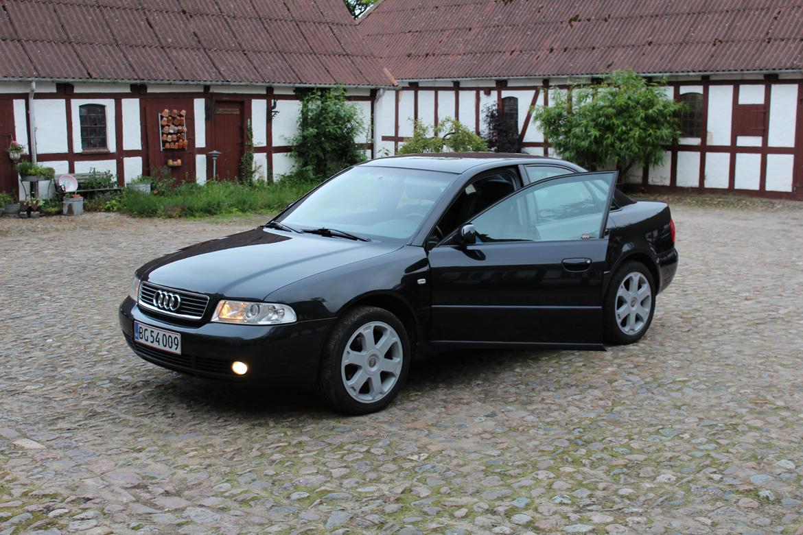 Audi A4 B5 limo billede 1