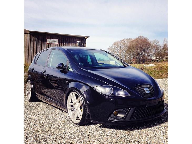 {{currentPhoto.altText}} billede {{currentPhoto.number}}