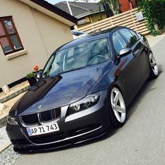 BMW 320i e90