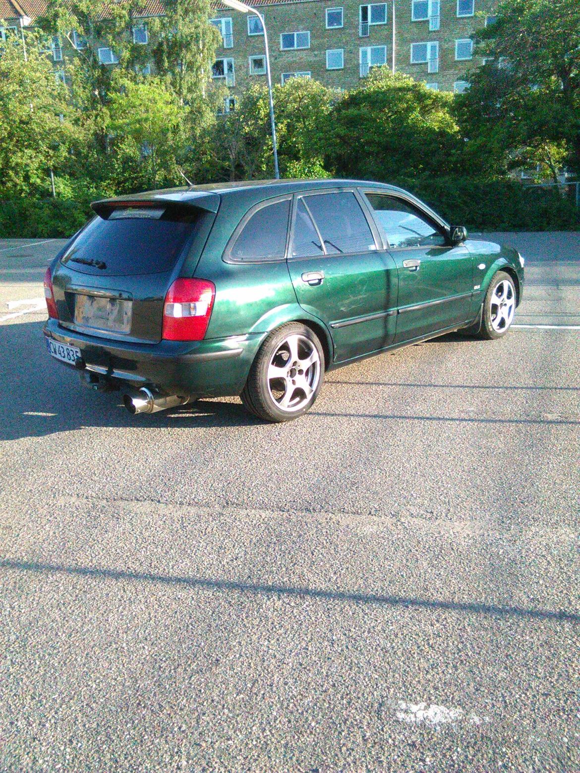 Mazda 323f bj 1.5 glx billede 2