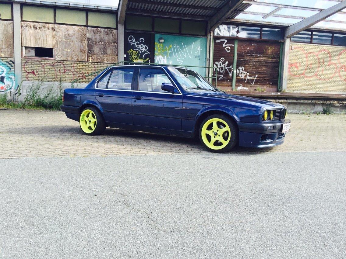 BMW E30 billede 3