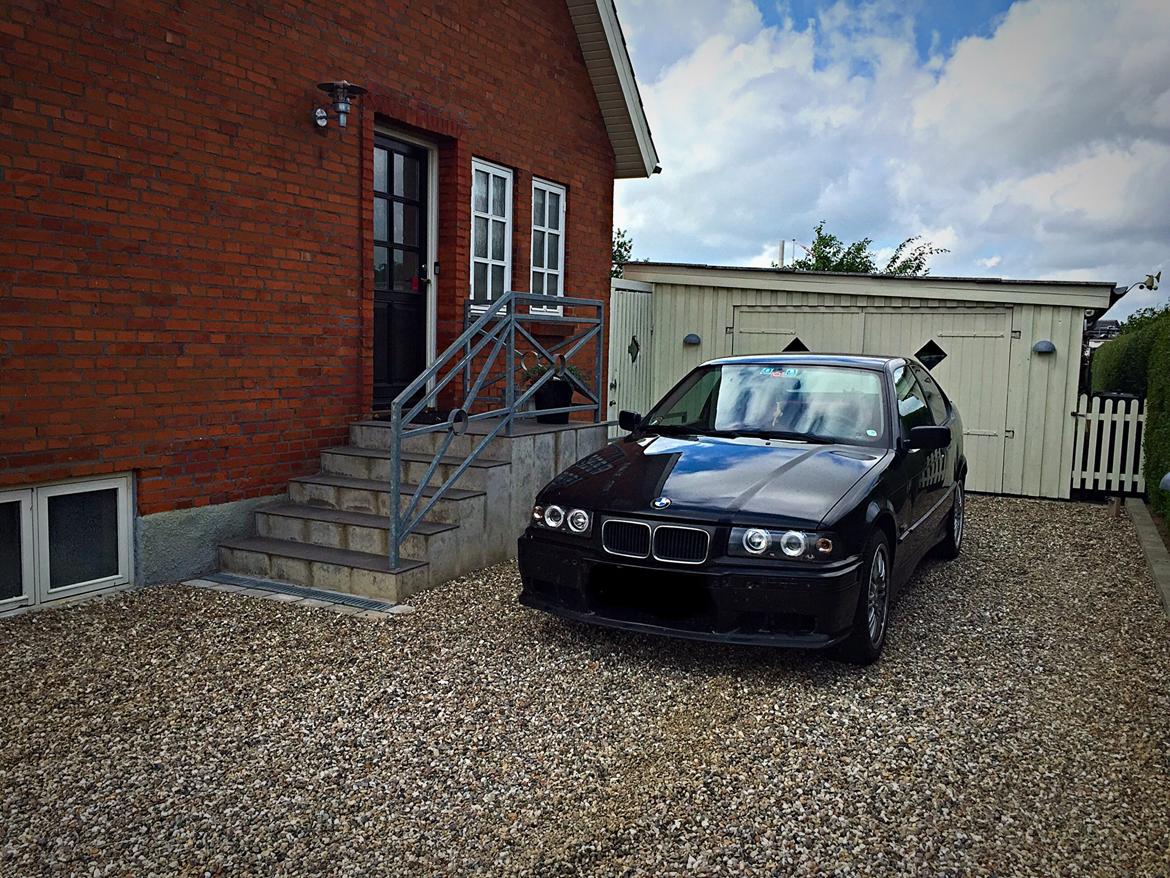 BMW 3' Serie - E36 316i Compact coupé - Så er bilen lige blevet hentet billede 2