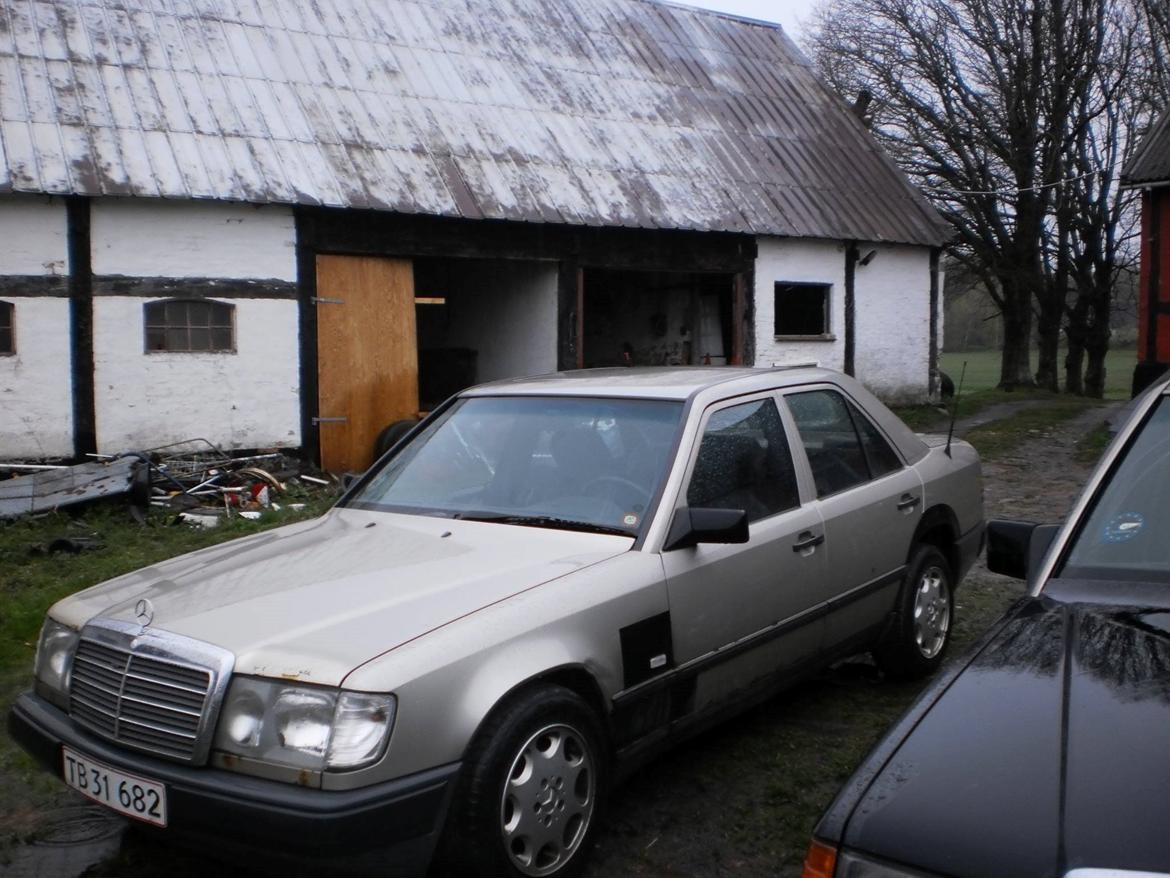 Mercedes Benz W124 230E billede 3