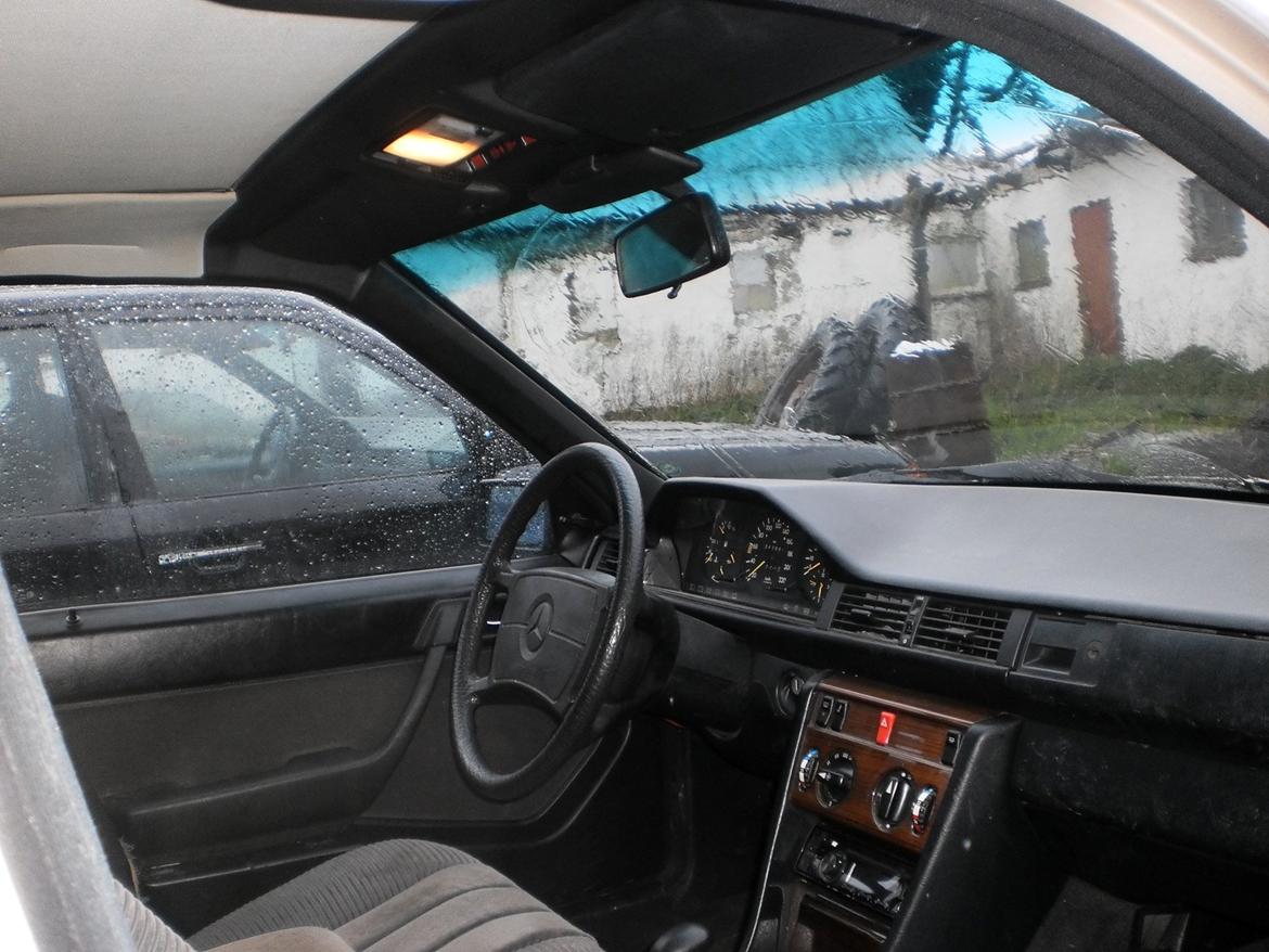 Mercedes Benz W124 230E billede 4