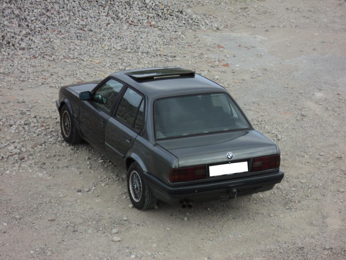 BMW E30 320i billede 28