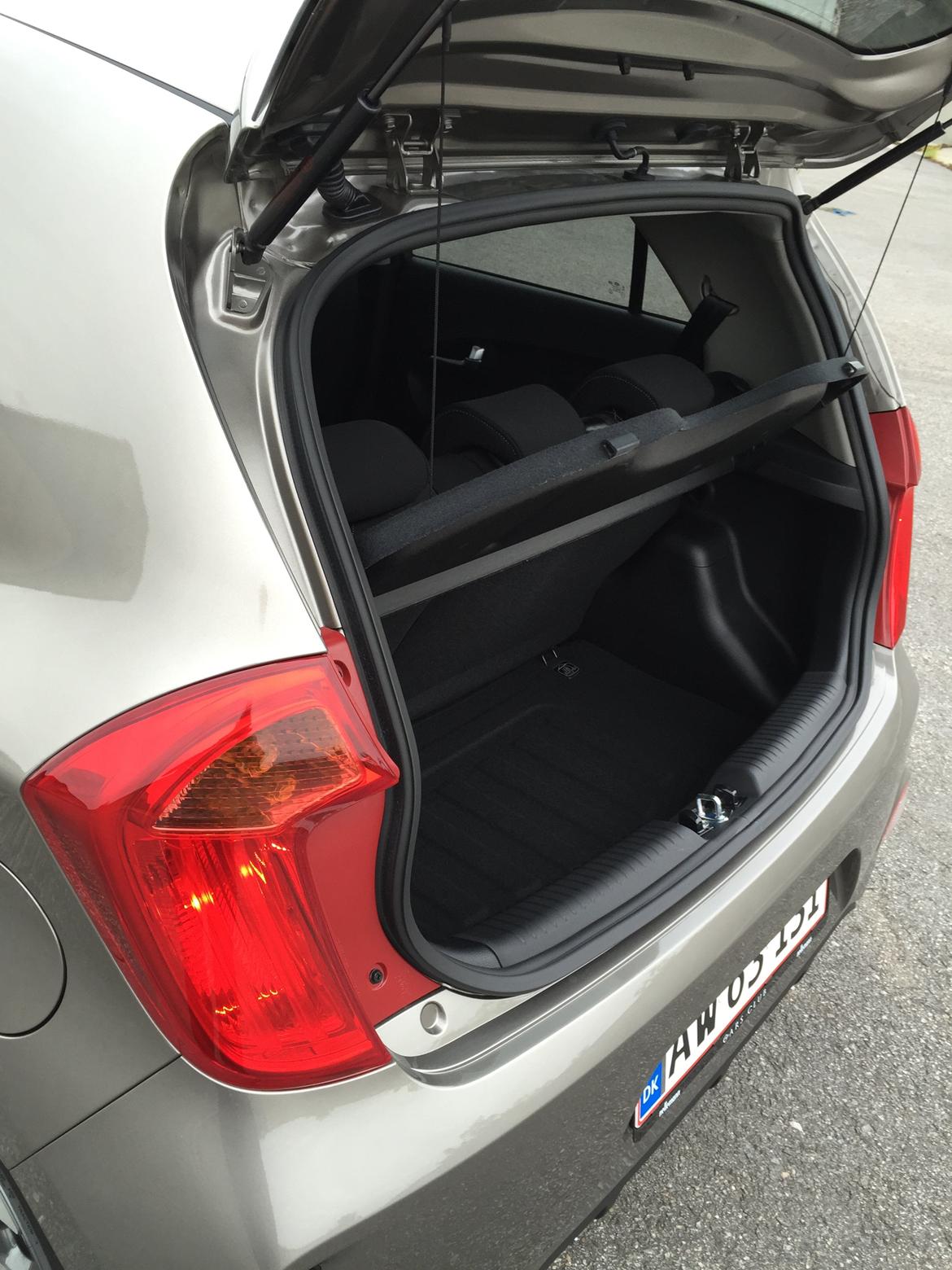 Kia Picanto Limited Sport 1,2 (SOLGT) - Lille men funktionelt bagagerum. billede 10