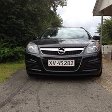 Opel Vectra C 2,2 I Direct Stc SOLGT