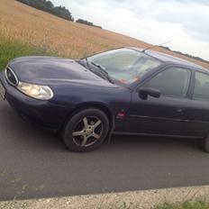 Ford mondeo 2.5 v6