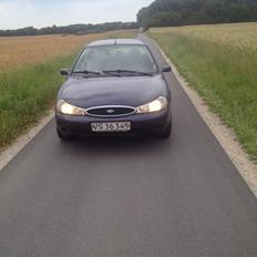 Ford mondeo 2.5 v6
