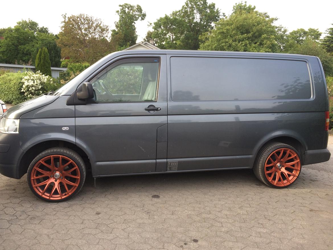 VW Transporter T5 billede 2