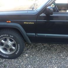 Jeep Cherokee 4.0L R6 4x4 * TIDL. BIL *