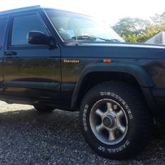 Jeep Cherokee 4.0L R6 4x4 * TIDL. BIL *