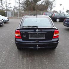 Opel astra 1.6.v8