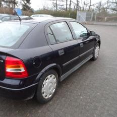 Opel astra 1.6.v8