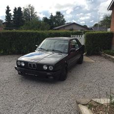 BMW E30 320i Cabriolet