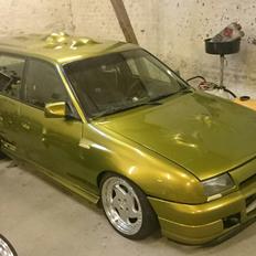 Opel Astra 2.0 16v Caravan C20let "200ts" Showcar
