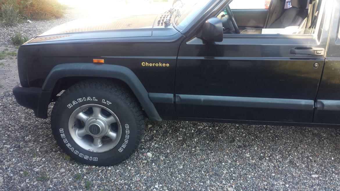 Jeep Cherokee 4.0L R6 4x4 * TIDL. BIL * billede 2