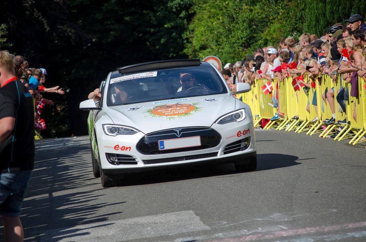 Tesla Model S P85D - Post Danmark Rundt 2015 - Vejle. billede 1