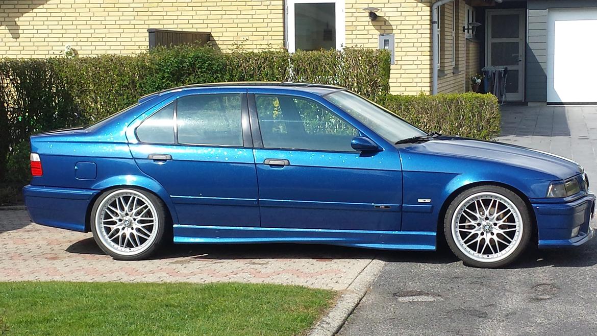 BMW 323i  billede 1