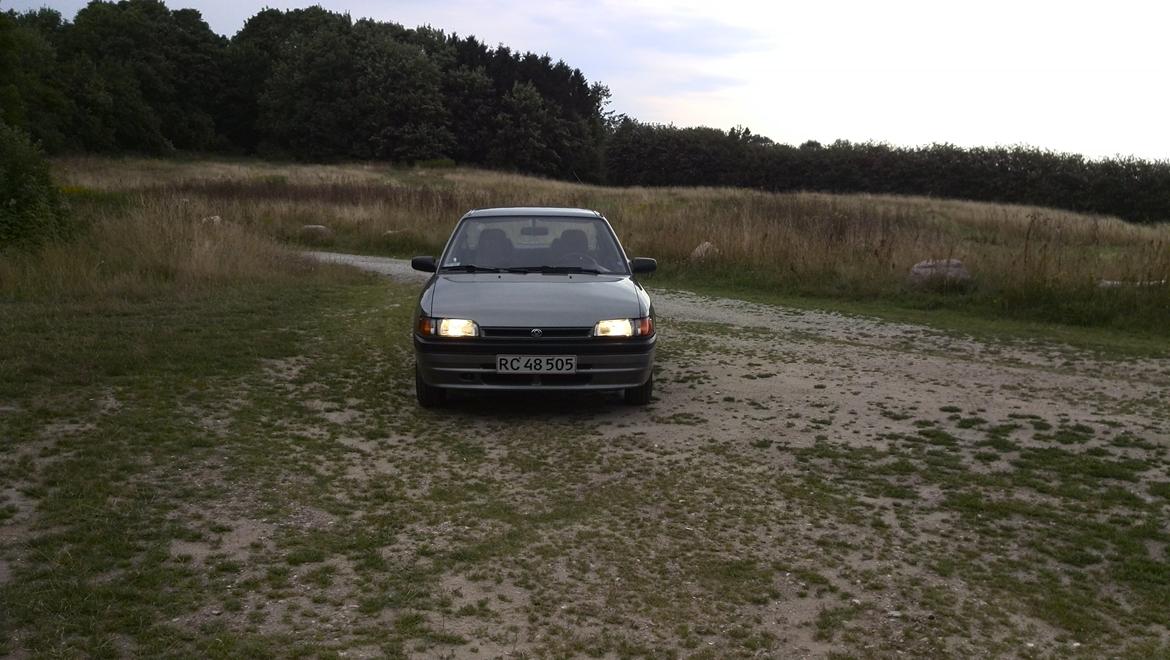 Mazda 323 Spring Sedan billede 9