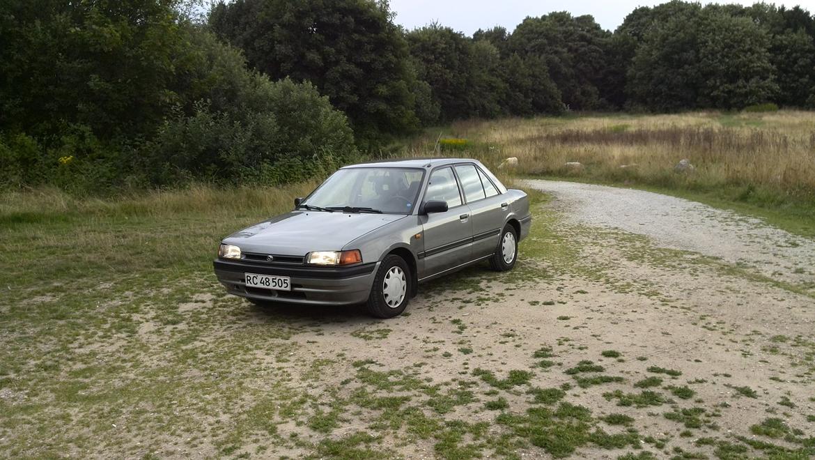 Mazda 323 Spring Sedan billede 5