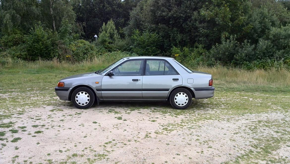 Mazda 323 Spring Sedan billede 6