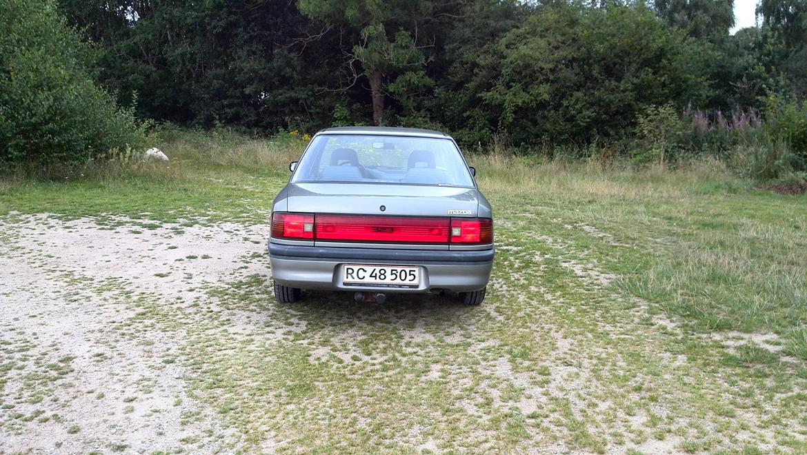 Mazda 323 Spring Sedan billede 10