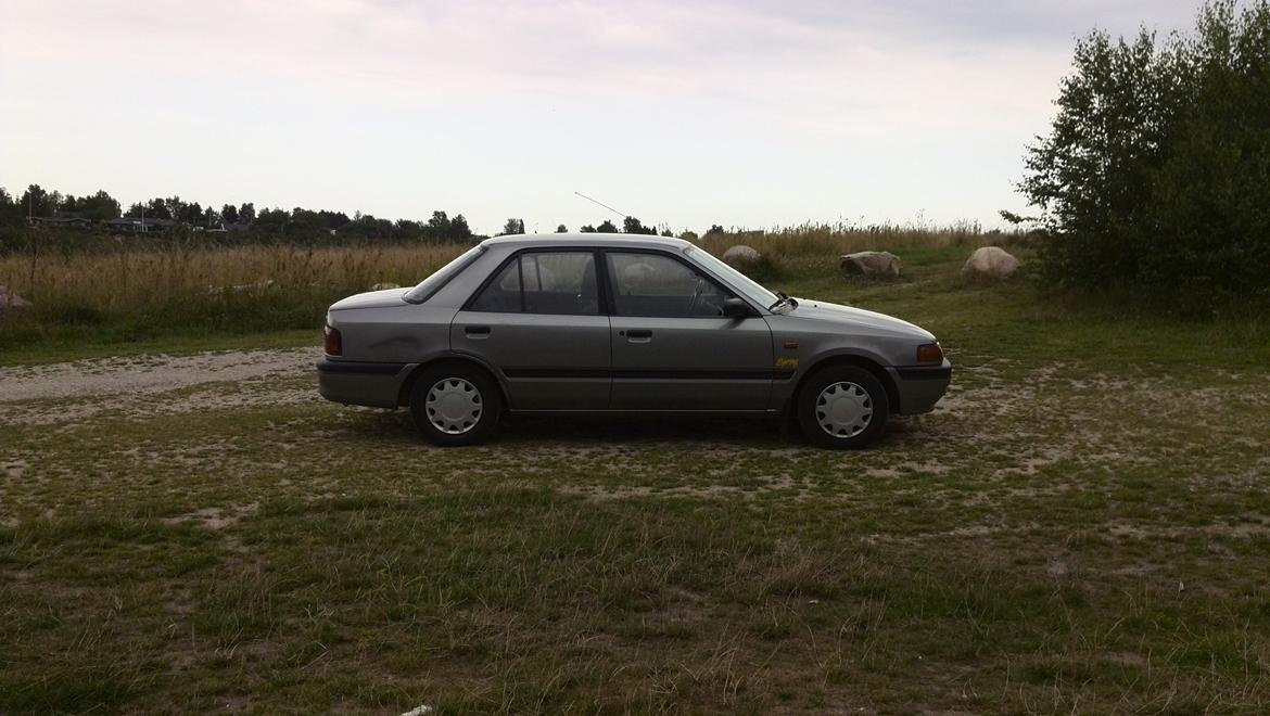 Mazda 323 Spring Sedan billede 8